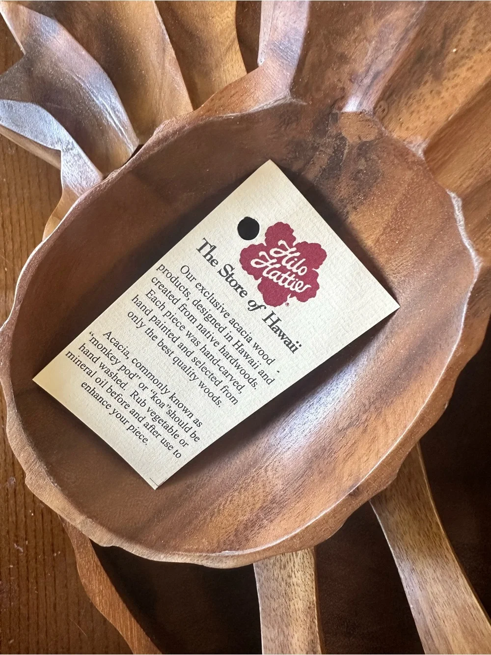 Hilo Hattie carved wooden